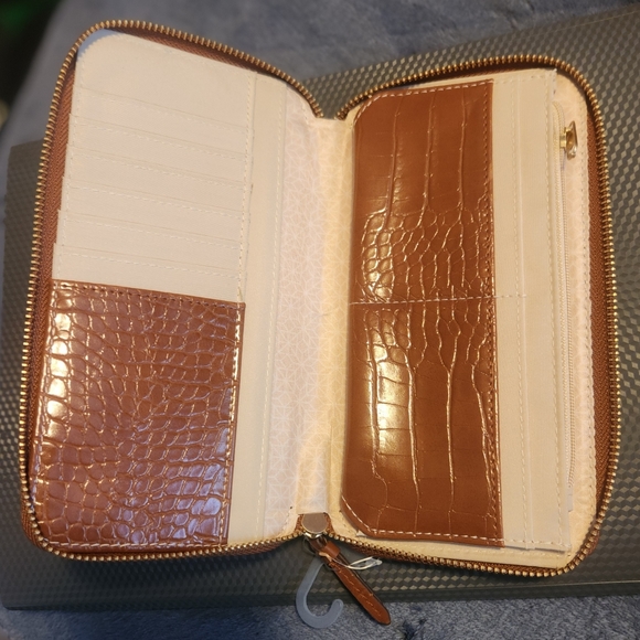 Brown pleather wallet - Picture 7 of 8
